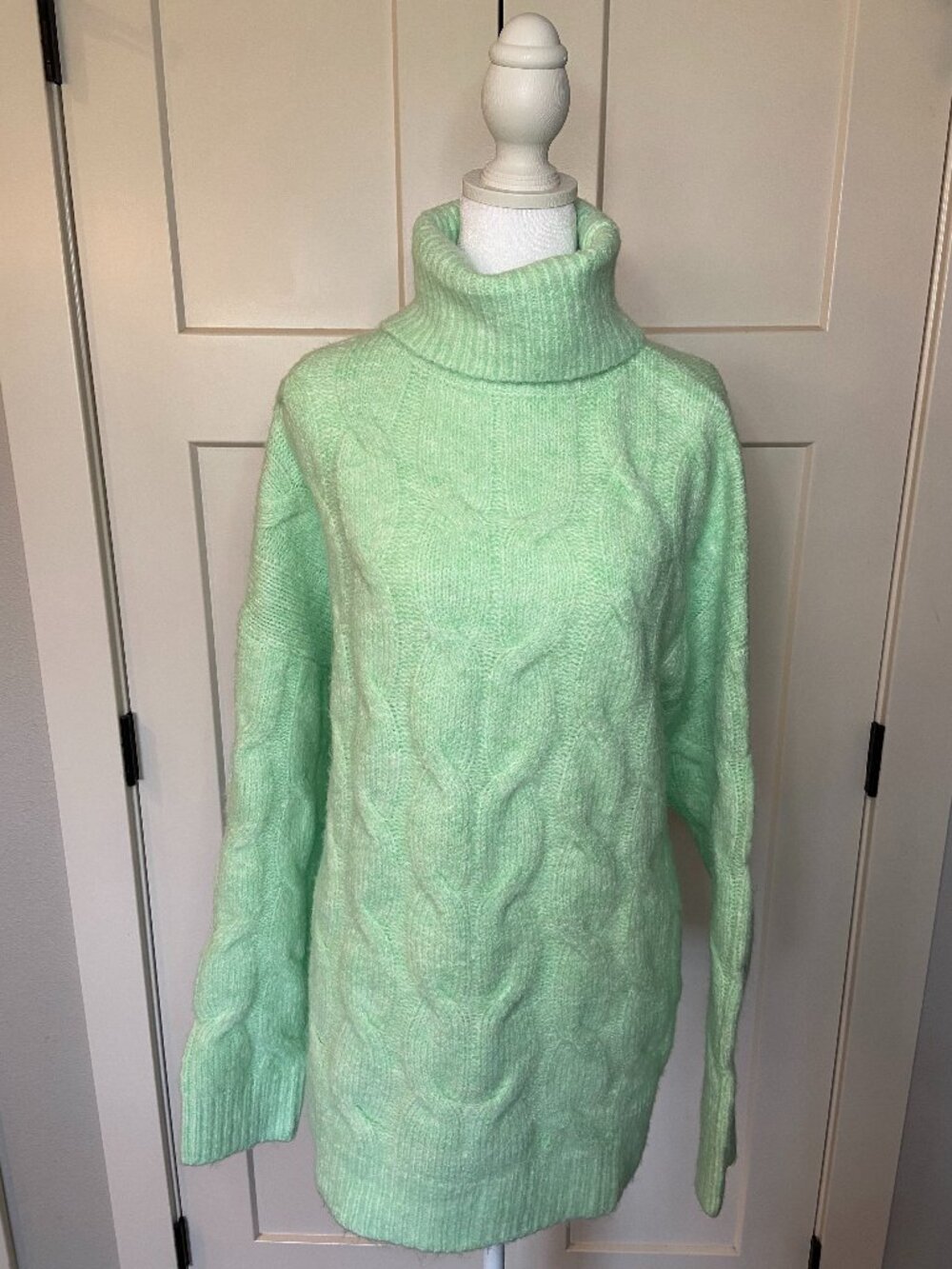Bershka Mint Green Cable Knit Turtleneck Sweater Size M Cozy Oversized